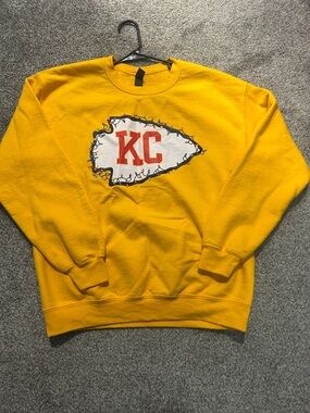 KC Arrow Graphic Yellow Crewneck Sweatshirt